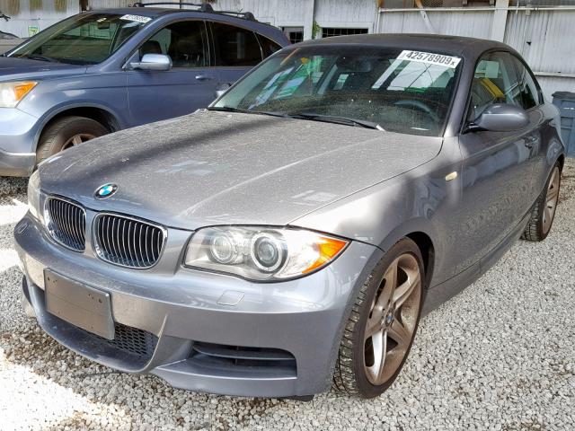 WBAUC73529VK79652 - 2009 BMW 135 I GRAY photo 2