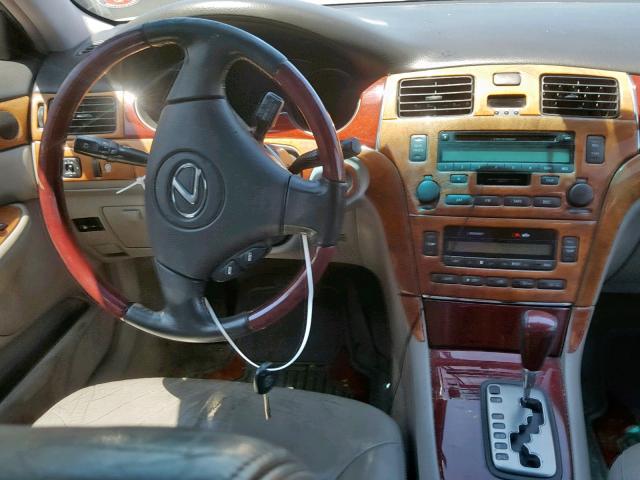 JTHBF30G820013277 - 2002 LEXUS ES 300 GRAY photo 9