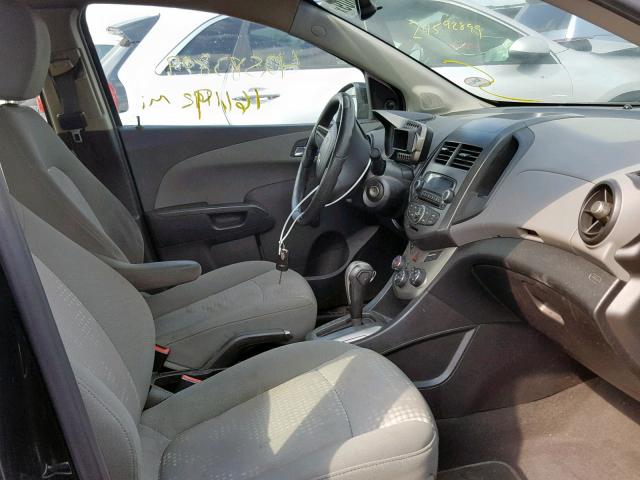 1G1JA5SH9C4109645 - 2012 CHEVROLET SONIC LS 黑色 照片 5