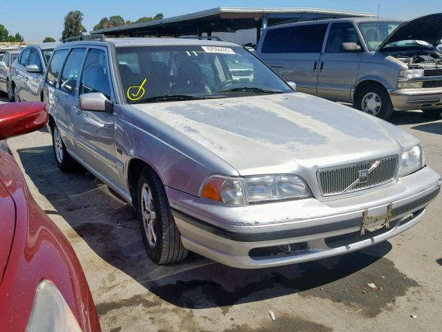 YV1LW5644W2372046 - 1998 VOLVO V70 GLT SILVER photo 1