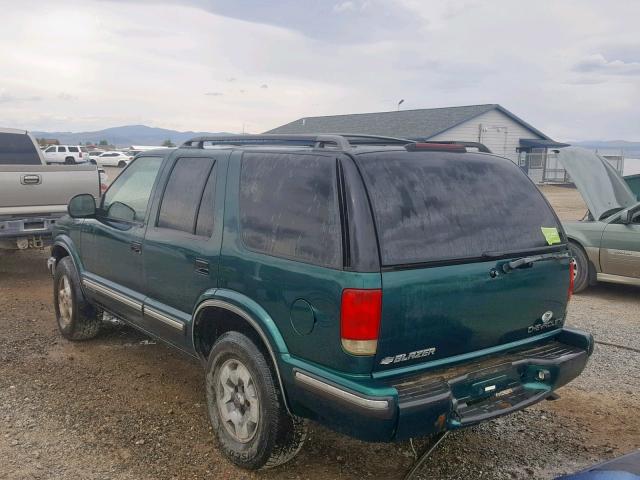 1GNDT13W8W2234079 - 1998 CHEVROLET BLAZER GREEN photo 3