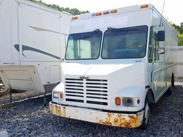 4UZAAPCP34CN47282 - 2004 FREIGHTLINER CHASSIS M WHITE photo 2