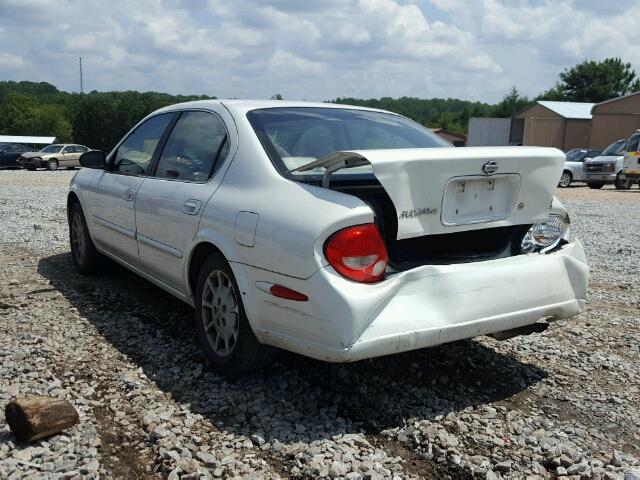 JN1CA31D81T814932 - 2001 NISSAN MAXIMA GXE WHITE photo 3