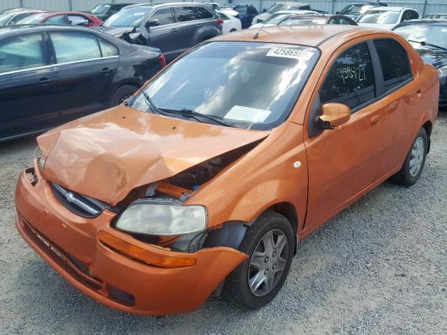 KL1TG52625B496901 - 2005 CHEVROLET AVEO LT ORANGE photo 2