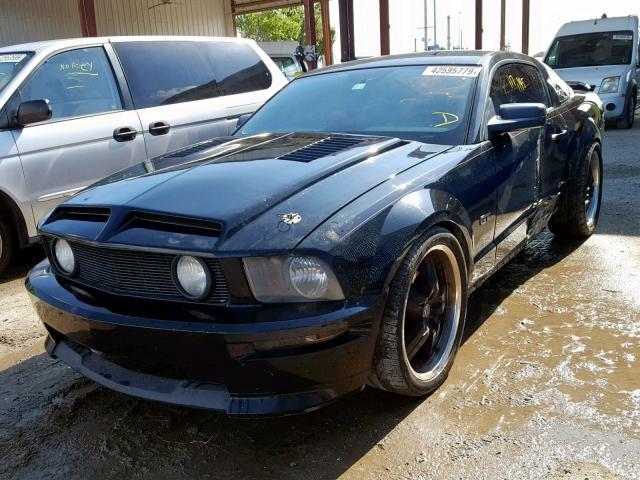 1ZVHT82H885116070 - 2008 FORD MUSTANG GT BLACK photo 2