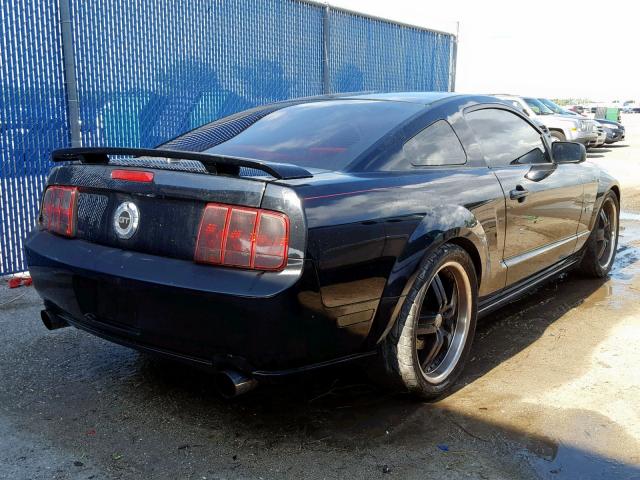 1ZVHT82H885116070 - 2008 FORD MUSTANG GT BLACK photo 4