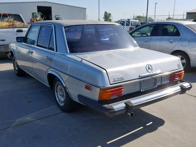 11501712027377 - 1975 MERCEDES-BENZ 230 SILVER photo 3