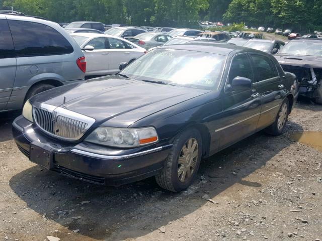 1LNHM81W24Y623616 - 2004 LINCOLN TOWN CAR E BLACK photo 2