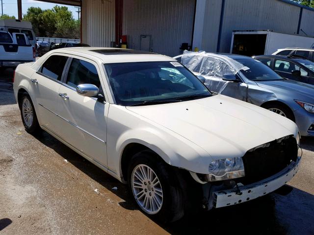 2C3KA43D09H615219 - 2009 CHRYSLER 300 LX CREAM photo 1