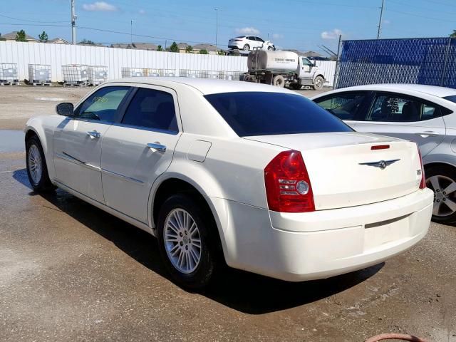 2C3KA43D09H615219 - 2009 CHRYSLER 300 LX CREAM photo 3