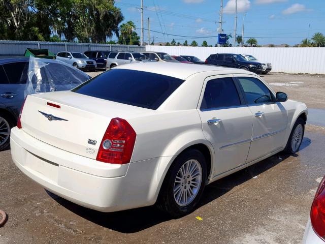 2C3KA43D09H615219 - 2009 CHRYSLER 300 LX CREAM photo 4