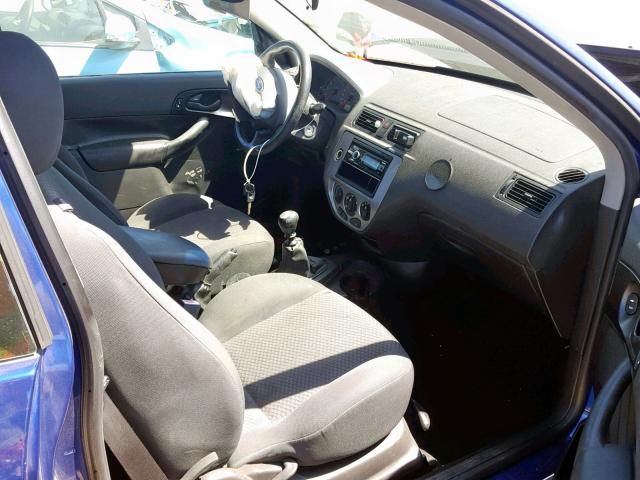 3FAHP31N35R104988 - 2005 FORD FOCUS ZX3 BLUE photo 5