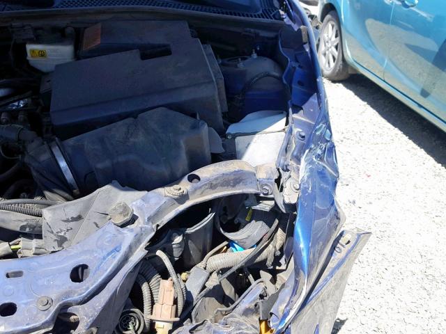 3FAHP31N35R104988 - 2005 FORD FOCUS ZX3 BLUE photo 9