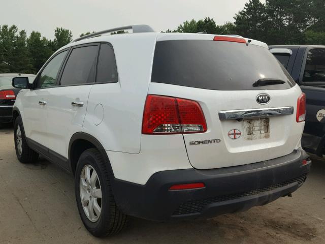 5XYKT4A18BG128661 - 2011 KIA SORENTO BA WHITE photo 3