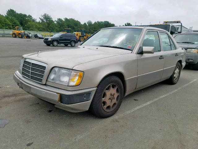 WDBEA32E8SC176159 - 1995 MERCEDES-BENZ E 320 BASE GOLD photo 2