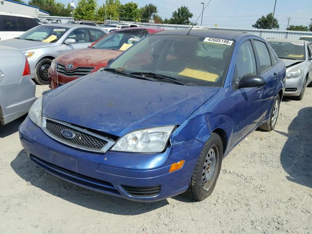 1FAFP34N95W304998 - 2005 FORD FOCUS ZX4 BLUE photo 2