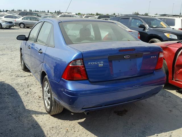 1FAFP34N95W304998 - 2005 FORD FOCUS ZX4 BLUE photo 3