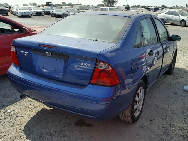 1FAFP34N95W304998 - 2005 FORD FOCUS ZX4 BLUE photo 4