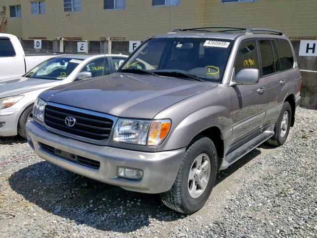 JTEHT05J822022665 - 2002 TOYOTA LAND CRUIS GRAY photo 2