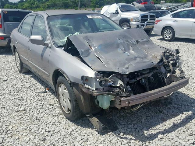 1HGCG1647YA053018 - 2000 HONDA ACCORD LX SILVER photo 1