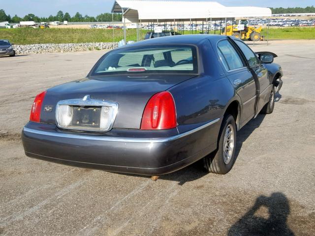 1LNFM82W1WY716684 - 1998 LINCOLN TOWN CAR S GRAY photo 4