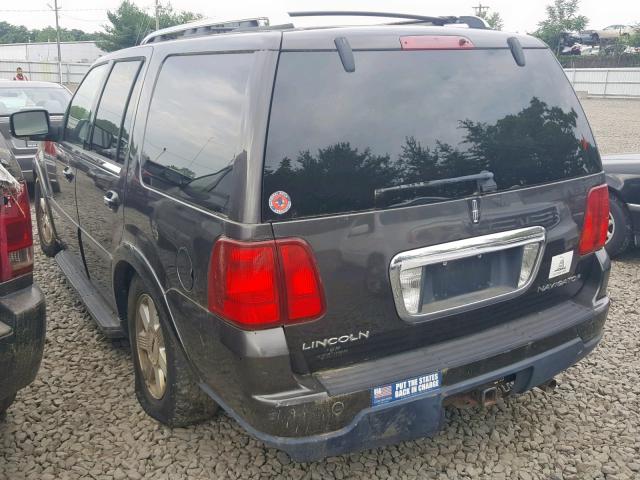 5LMFU28505LJ14962 - 2005 LINCOLN NAVIGATOR GRAY photo 3