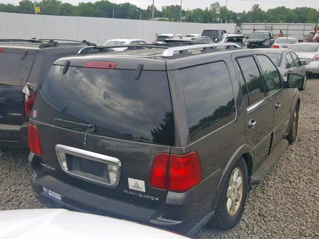 5LMFU28505LJ14962 - 2005 LINCOLN NAVIGATOR GRAY photo 4