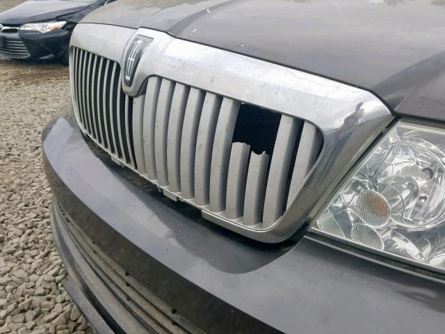 5LMFU28505LJ14962 - 2005 LINCOLN NAVIGATOR GRAY photo 9