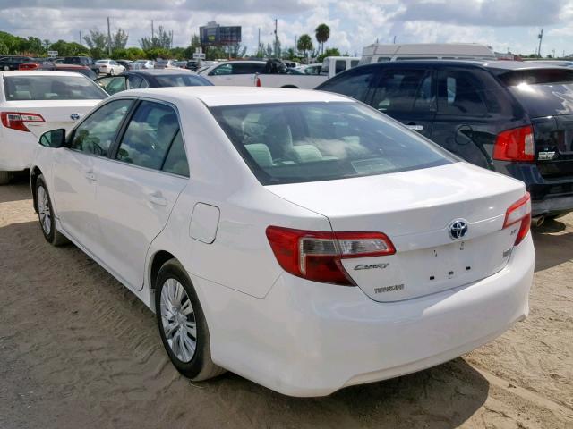 4T1BD1FK6DU087277 - 2013 TOYOTA CAMRY HYBR WHITE photo 3