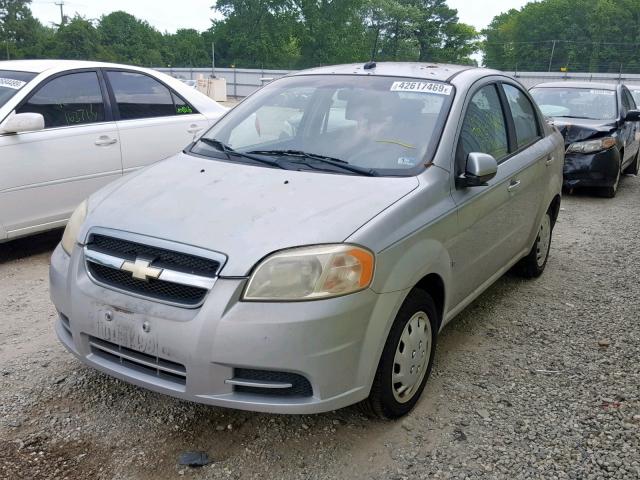 KL1TD56E89B355864 - 2009 CHEVROLET AVEO LS SILVER photo 2