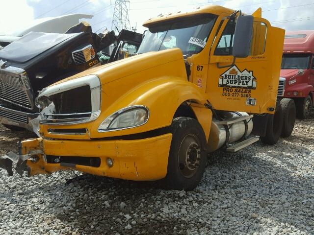 1FUJA6CG07LY66733 - 2007 FREIGHTLINER CONVENTION YELLOW photo 2