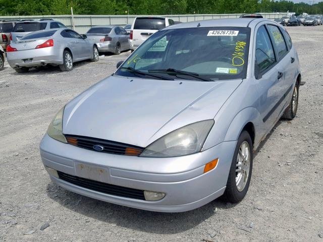 3FAFP37Z43R147833 - 2003 FORD FOCUS ZX5 GRAY photo 2