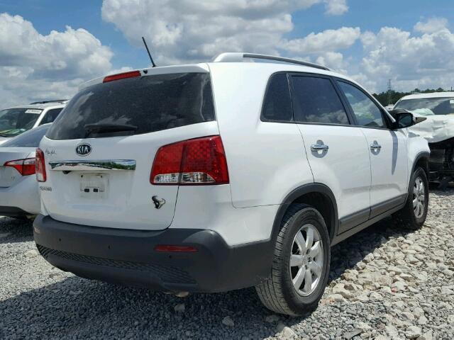 5XYKT4A67DG421109 - 2013 KIA SORENTO LX WHITE photo 4