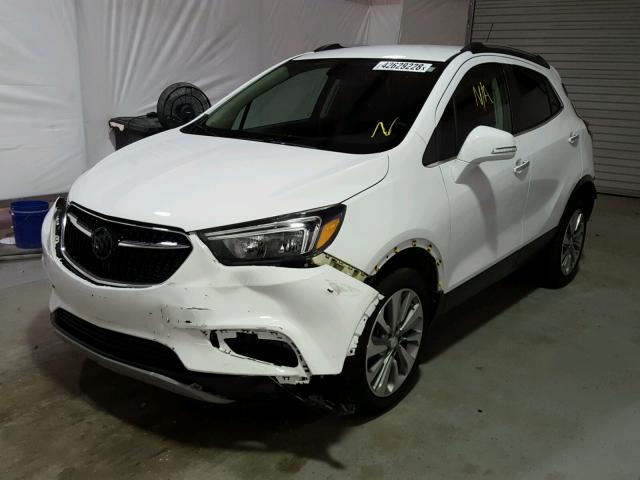 KL4CJASBXJB626170 - 2018 BUICK ENCORE PRE WHITE photo 2