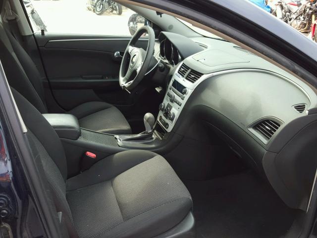 1G1ZH57B18F173807 - 2008 CHEVROLET MALIBU 1LT BLUE photo 5