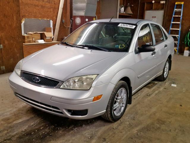 1FAFP34N87W330169 - 2007 FORD FOCUS ZX4 SILVER photo 2