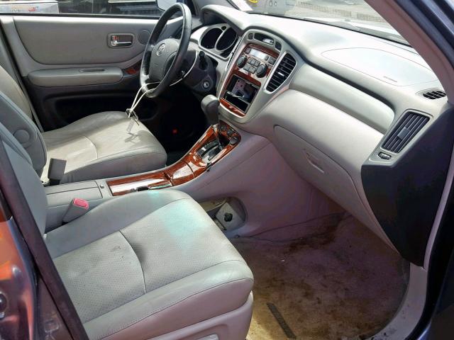 JTEEP21A640018055 - 2004 TOYOTA HIGHLANDER BLUE photo 5