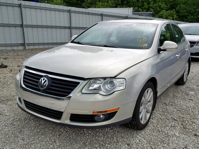 WVWJK7AN4AE164003 - 2010 VOLKSWAGEN PASSAT KOM SILVER photo 2