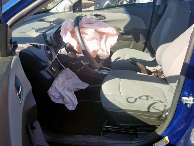 1G1JA5SH1D4114565 - 2013 CHEVROLET SONIC LS BLUE photo 5