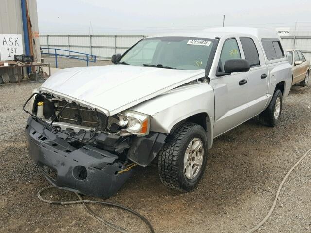 1D7HE48N65S163524 - 2005 DODGE DAKOTA QUA SILVER photo 2