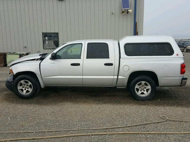 1D7HE48N65S163524 - 2005 DODGE DAKOTA QUA SILVER photo 9