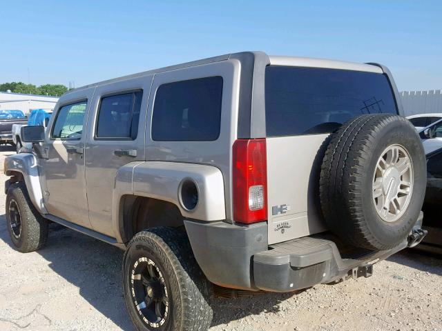 5GTEN13E588180828 - 2008 HUMMER H3 SILVER photo 3