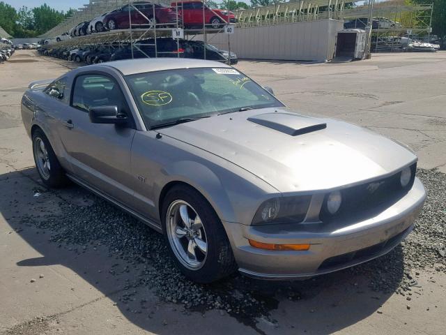 1ZVHT82HX85103871 - 2008 FORD MUSTANG GT SILVER photo 1