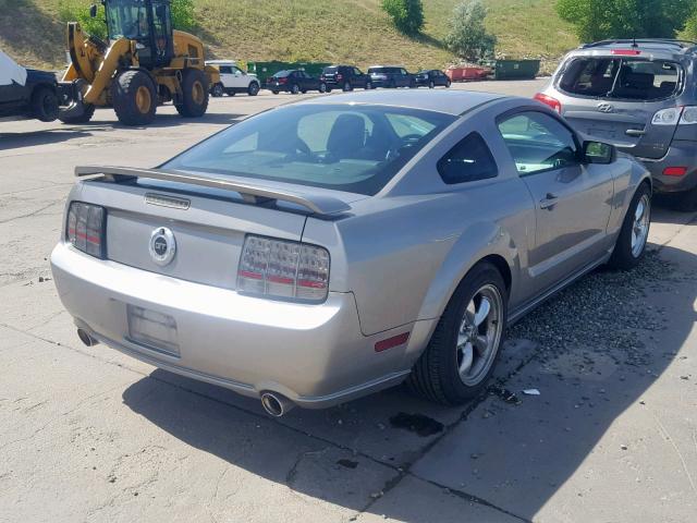 1ZVHT82HX85103871 - 2008 FORD MUSTANG GT SILVER photo 4