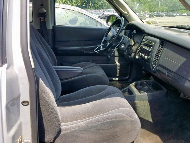 1D7HG12K84S662671 - 2004 DODGE DAKOTA SXT SILVER photo 5