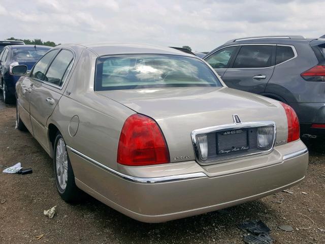 2LNHM82V48X655849 - 2008 LINCOLN TOWN CAR S GOLD photo 3