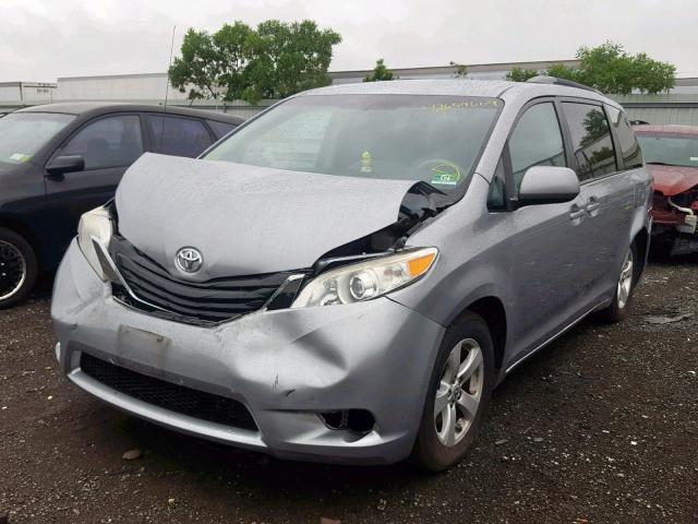 5TDKK3DC5BS105559 - 2011 TOYOTA SIENNA LE GRAY photo 2