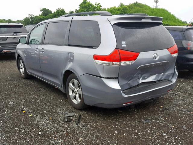 5TDKK3DC5BS105559 - 2011 TOYOTA SIENNA LE GRAY photo 3