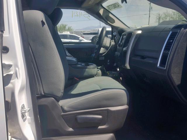 3C6TR5DTXJG169595 - 2018 RAM 2500 SLT 白色 照片 5