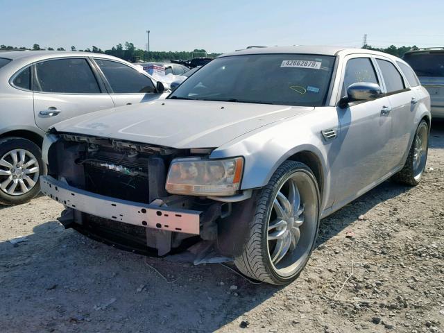 2D4FV47T28H226232 - 2008 DODGE MAGNUM SILVER photo 2